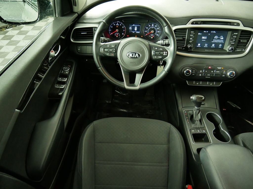 Certified 2017 Kia Sorento LX w/ LX Convenience Package image 15