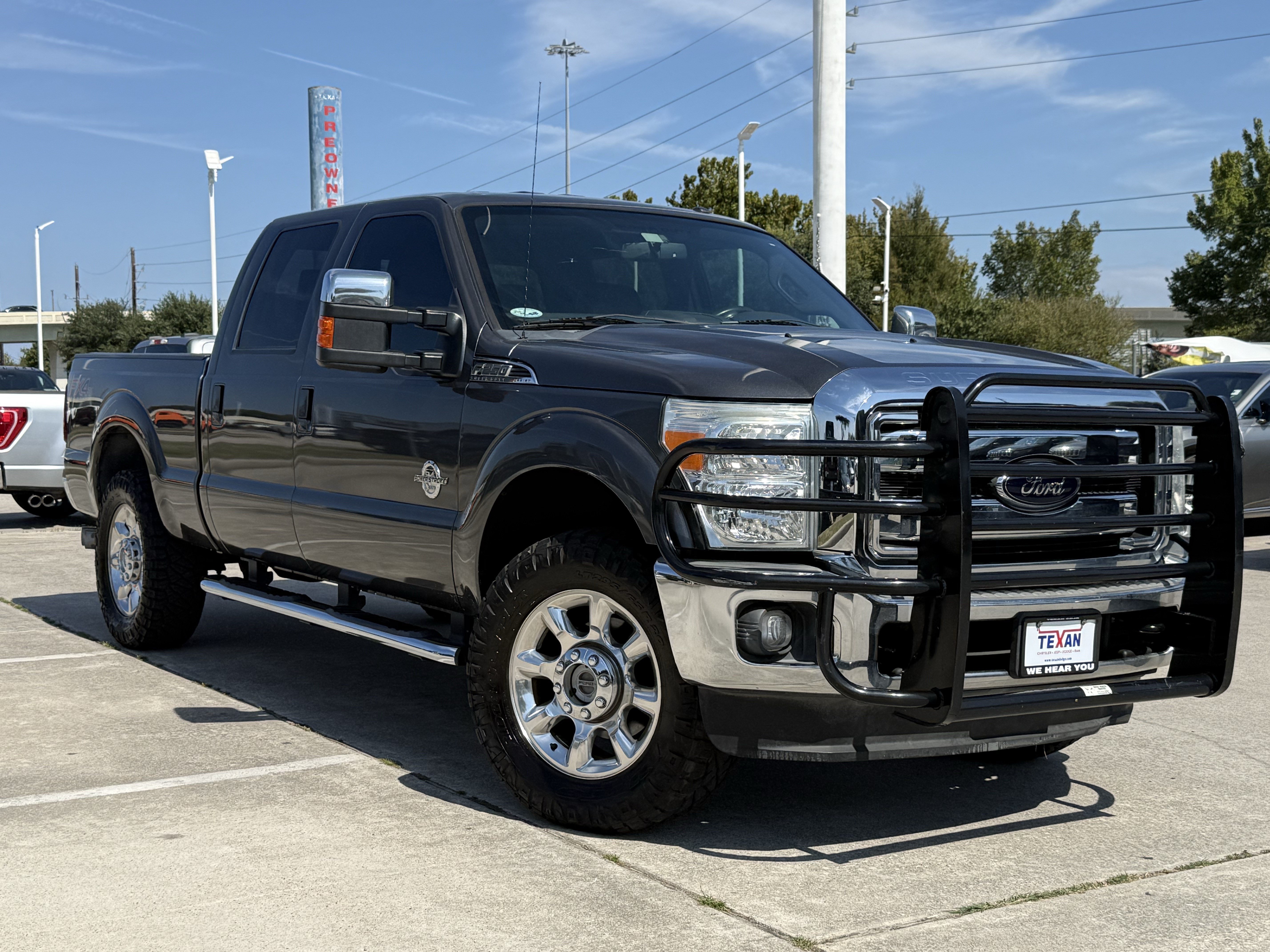 Used 2015 Ford F250 Lariat w/ Lariat Interior Package AWD/4WD image 2