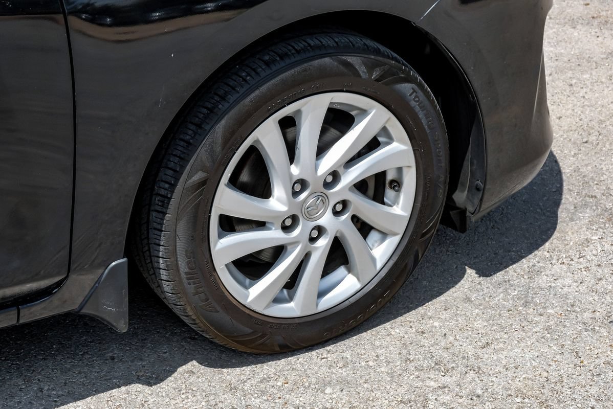 Used 2012 MAZDA MAZDA3 i Grand Touring w/ Tech Pkg FWD image 57