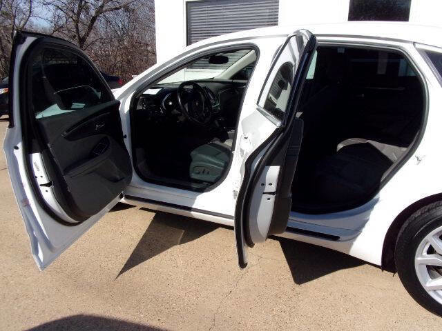 Used 2017 Chevrolet Impala LT image 9