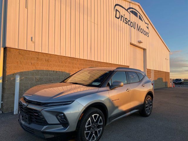 Used 2025 Chevrolet Blazer RS FWD image 2