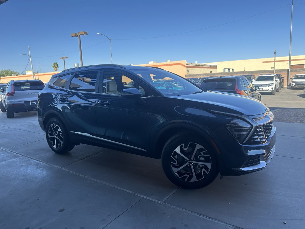 Used 2025 Kia Sportage EX image 5