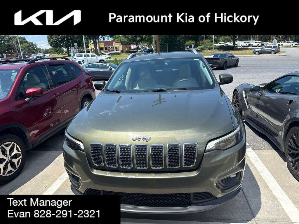 Used 2019 Jeep Cherokee Latitude w/ Popular Appearance Group AWD/4WD image 3