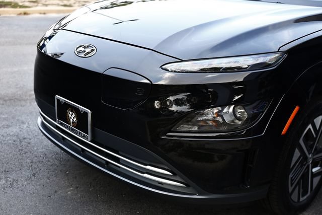 Used 2023 Hyundai Kona SE w/ Cargo Package FWD image 12