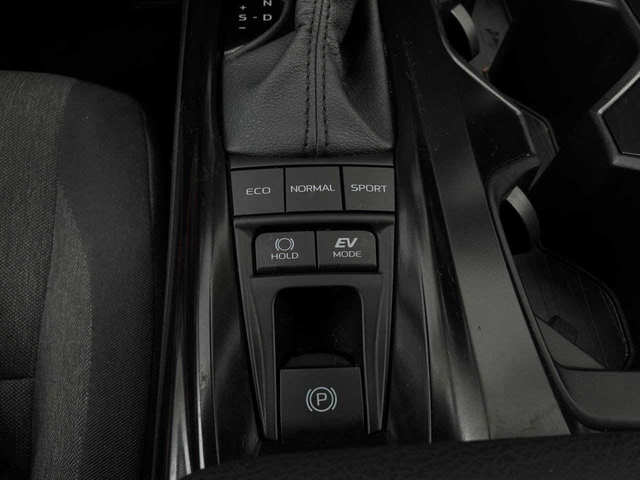 Used 2026 Toyota Camry LE FWD image 25