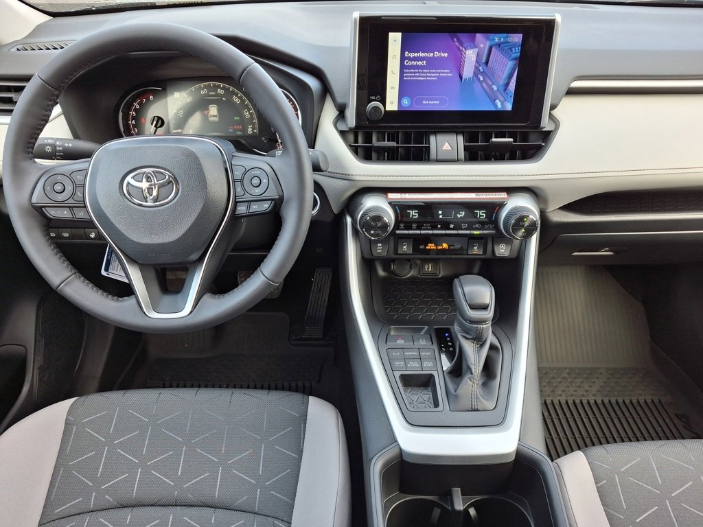 Used 2025 Toyota RAV4 XLE image 17