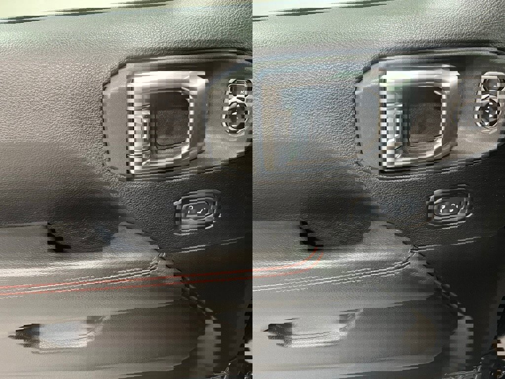 Used 2020 Jeep Gladiator Rubicon w/ Dual Top Group image 18