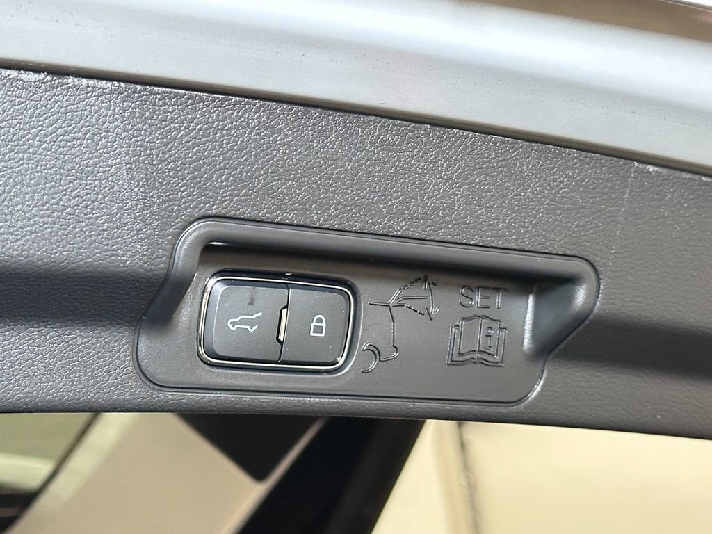 New 2026 Ford Explorer Active image 15