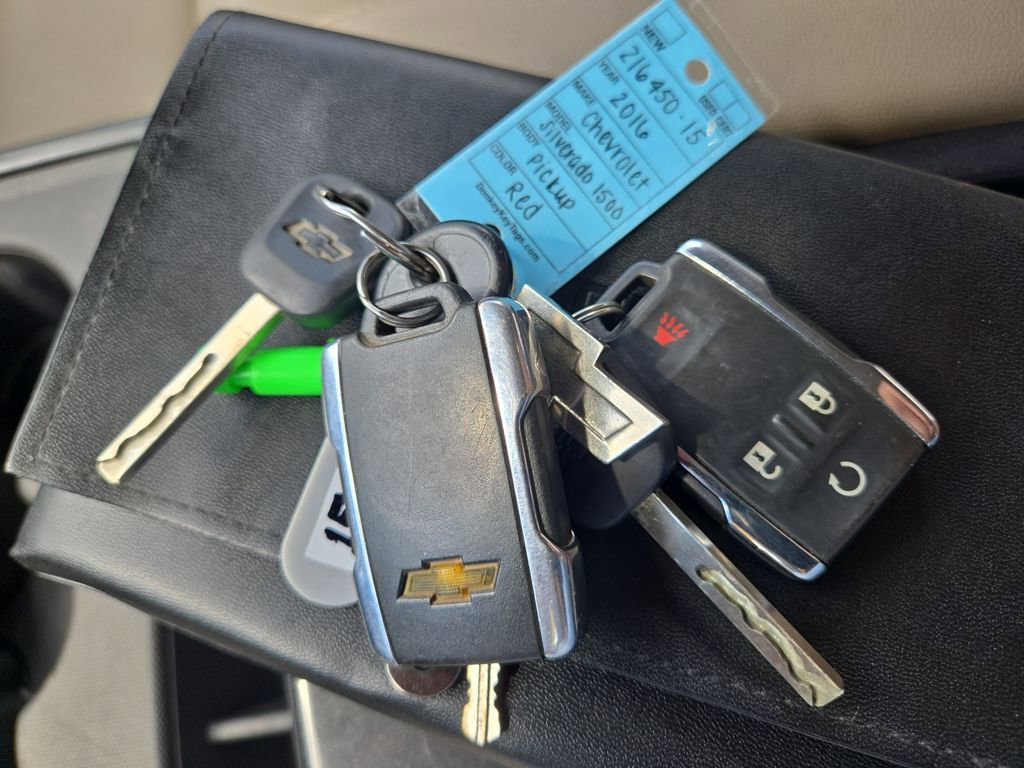 Used 2016 Chevrolet Silverado 1500 LTZ Z71 image 32