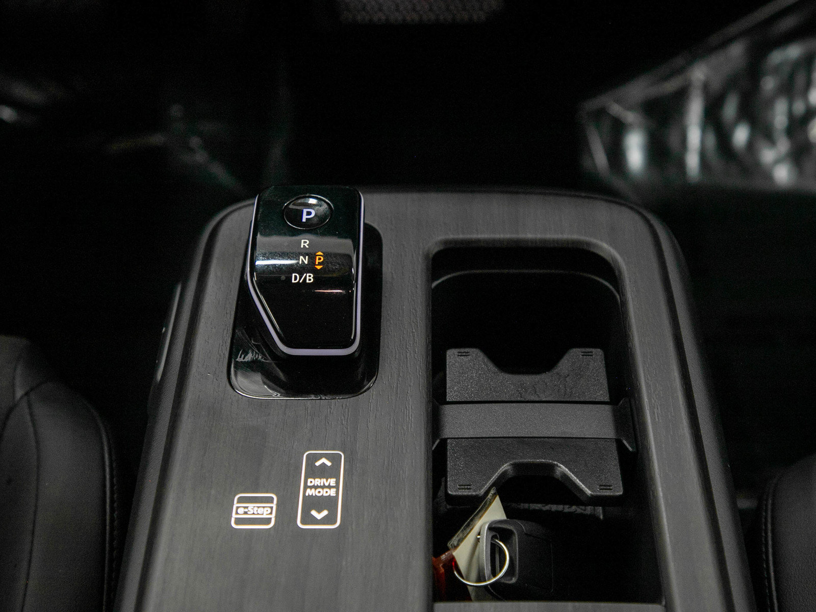 Used 2023 Nissan Ariya FWD image 16