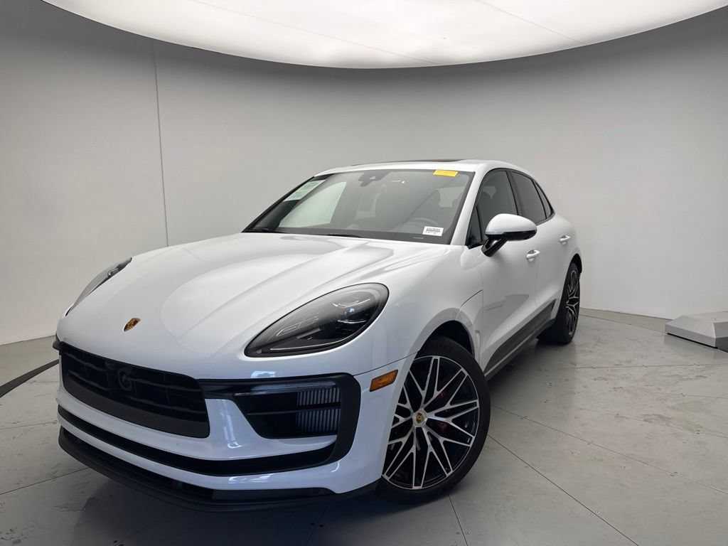 Certified 2022 Porsche Macan S AWD/4WD image 1