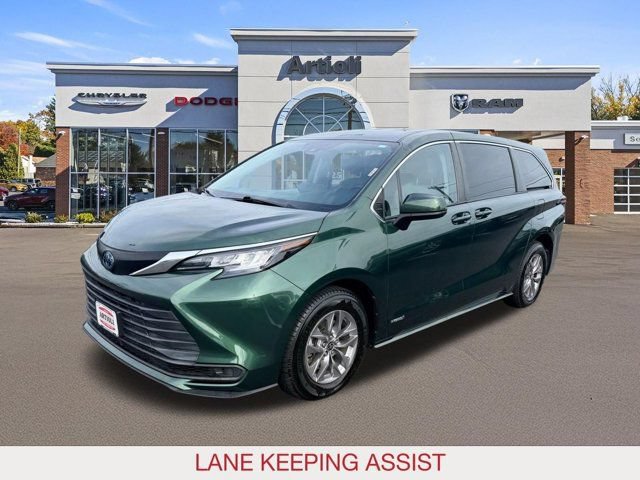 Used 2021 Toyota Sienna LE FWD image 4