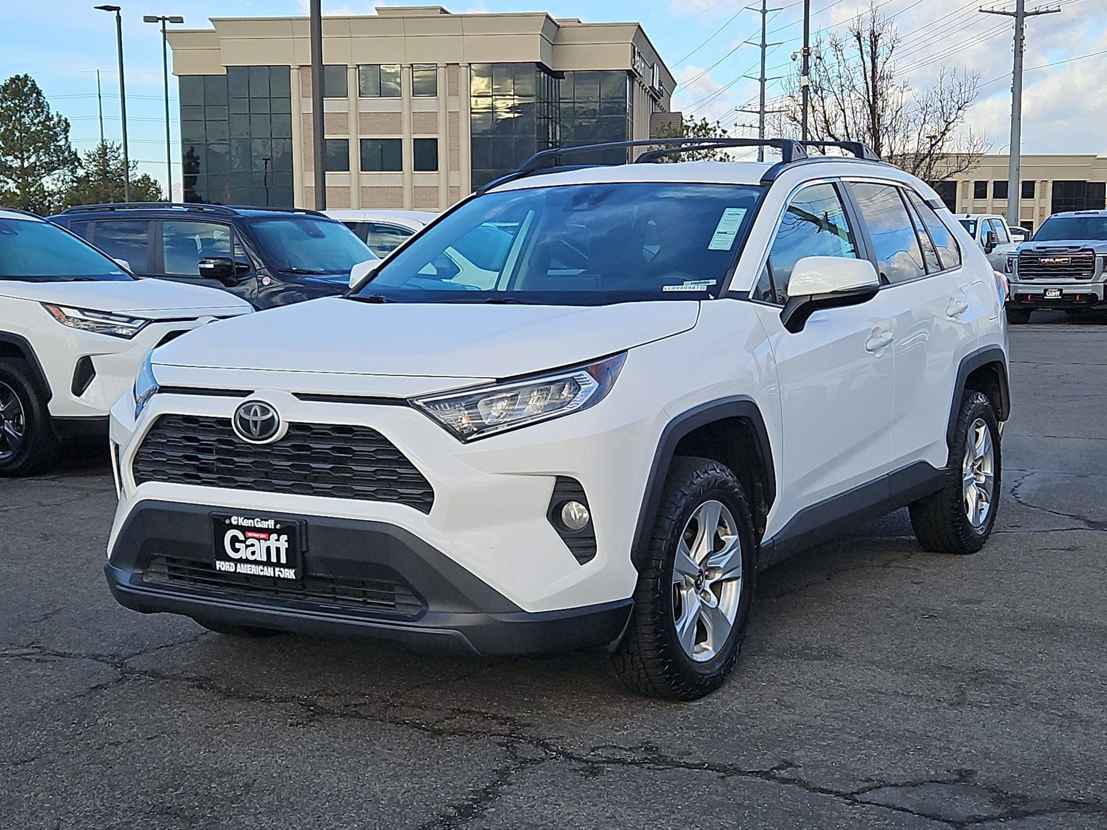 Used 2020 Toyota RAV4 XLE image 10