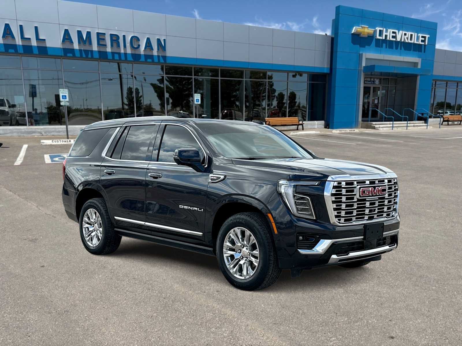 Used 2026 GMC Yukon Denali w/ Sun & Power Step Package AWD/4WD image 2