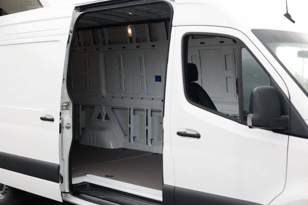 New 2025 Mercedes-Benz Sprinter 2500 image 10