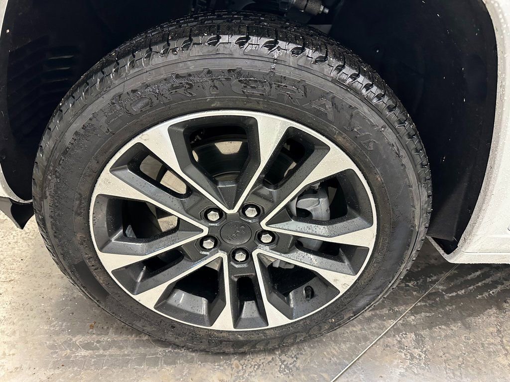 Used 2022 Jeep Grand Cherokee Overland image 40