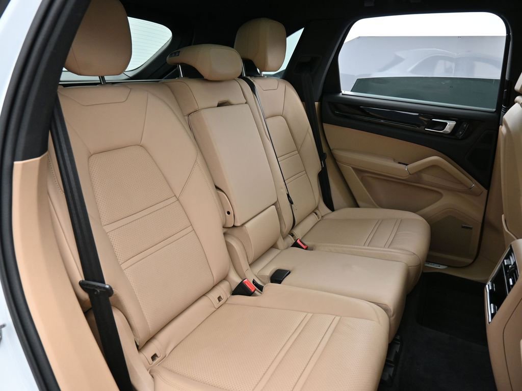 Certified 2023 Porsche Cayenne image 27