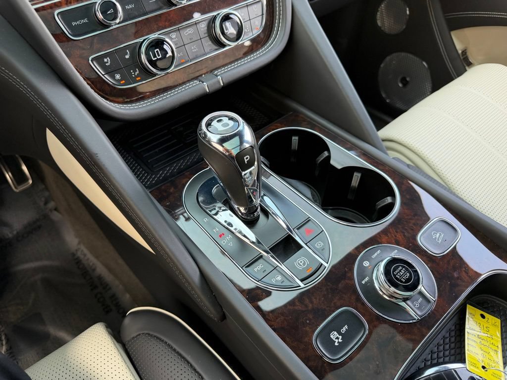 Used 2023 Bentley Bentayga AWD/4WD image 34