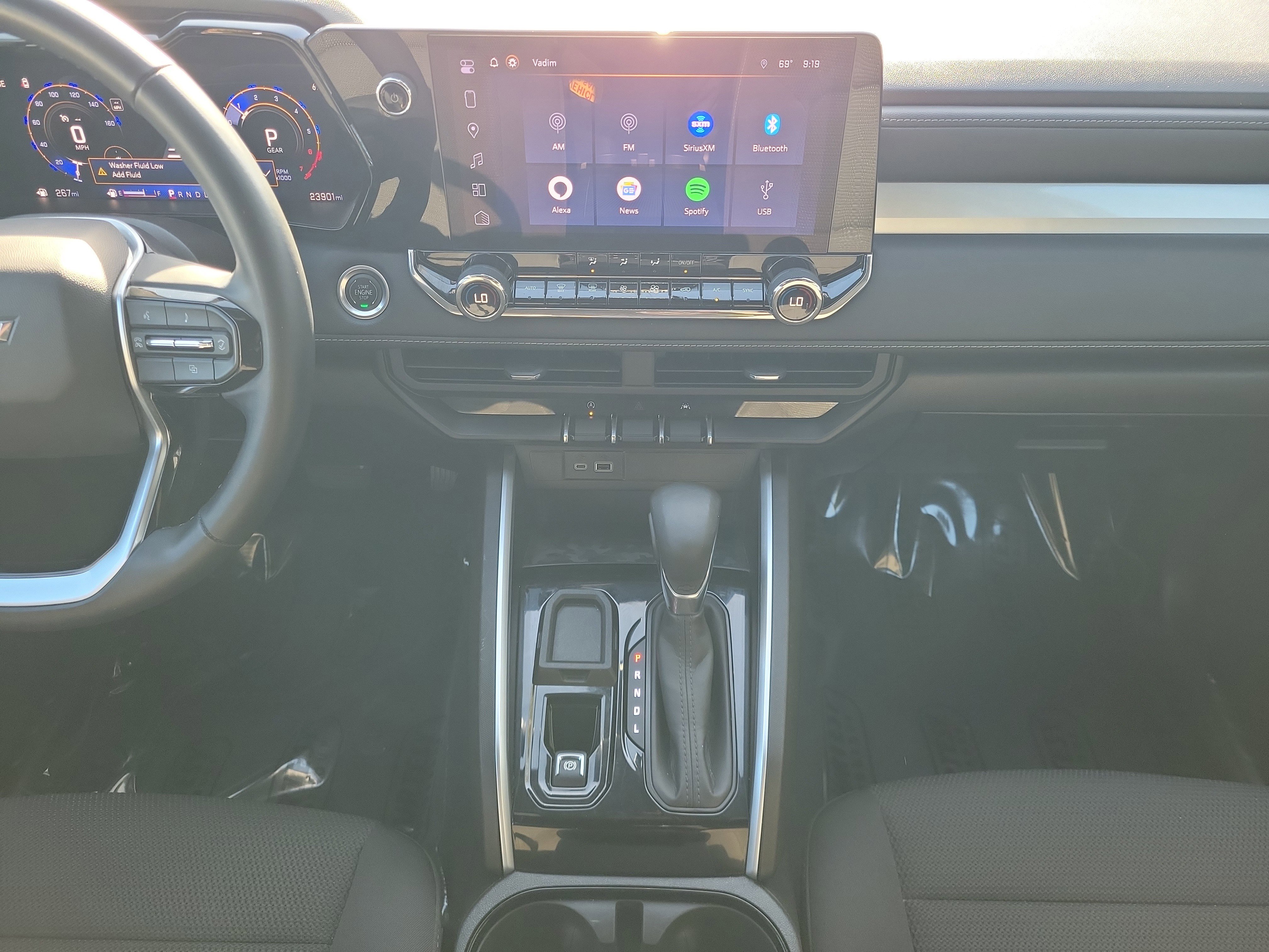 Used 2024 Chevrolet Colorado LT w/ LT Convenience Package image 17