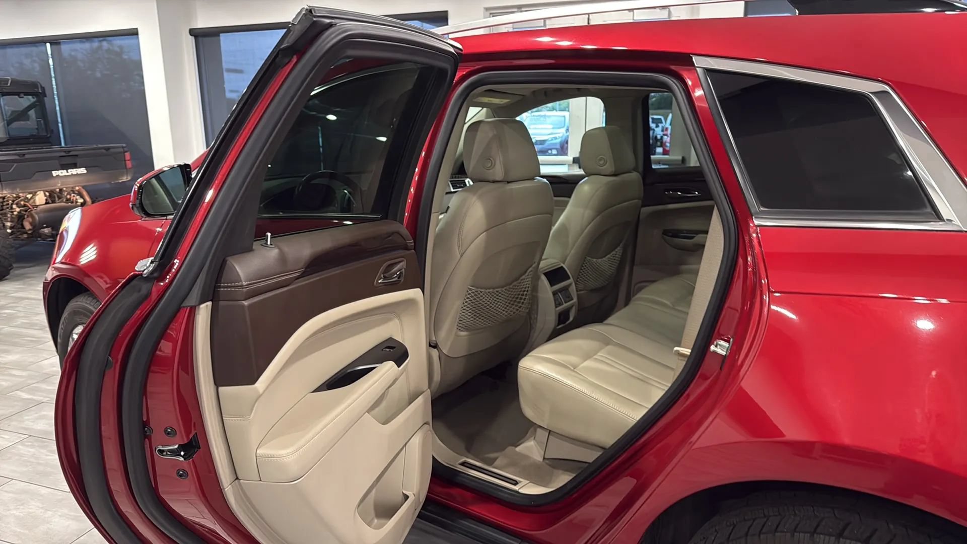 Used 2015 Cadillac SRX Luxury w/ Driver Awareness Package FWD image 32