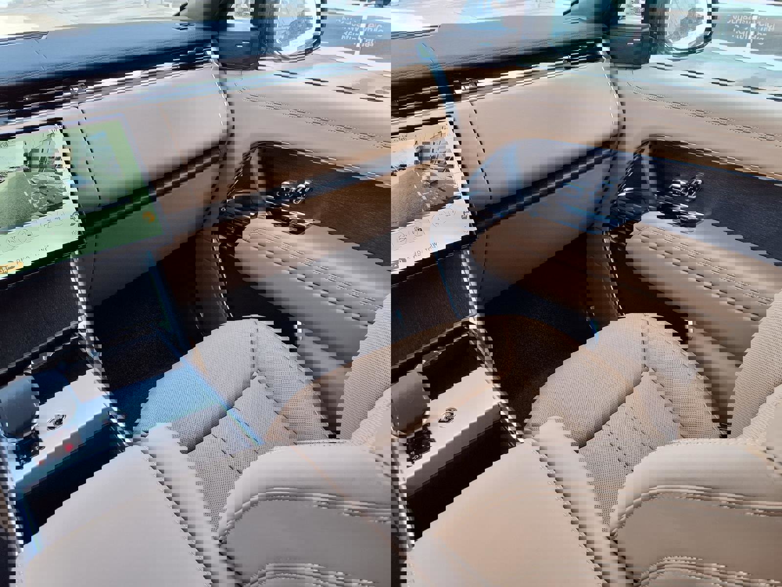 New 2026 Land Rover Range Rover Long Wheelbase SE image 22