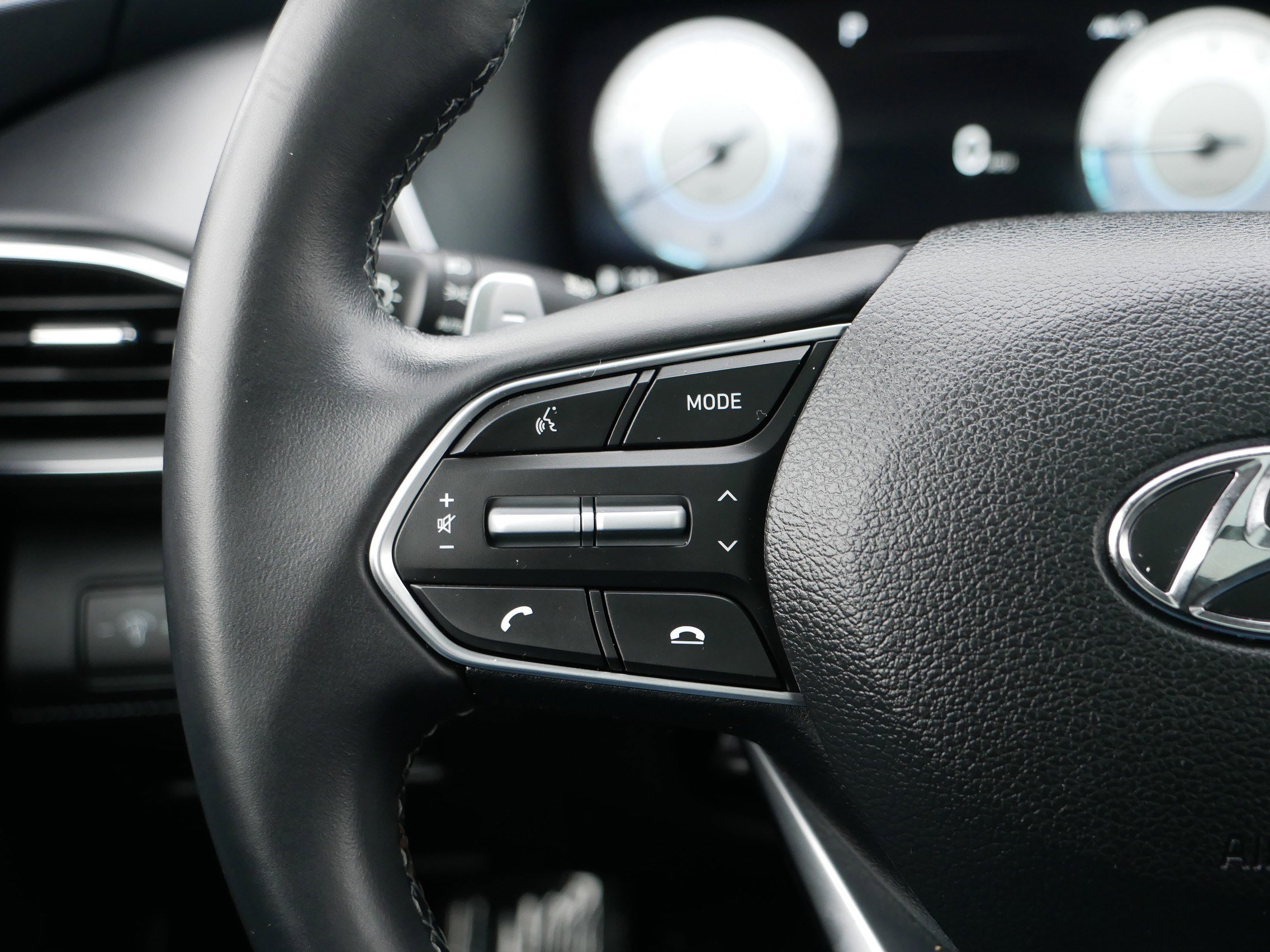 Certified 2023 Hyundai Santa Fe SEL w/ Premium Package image 31