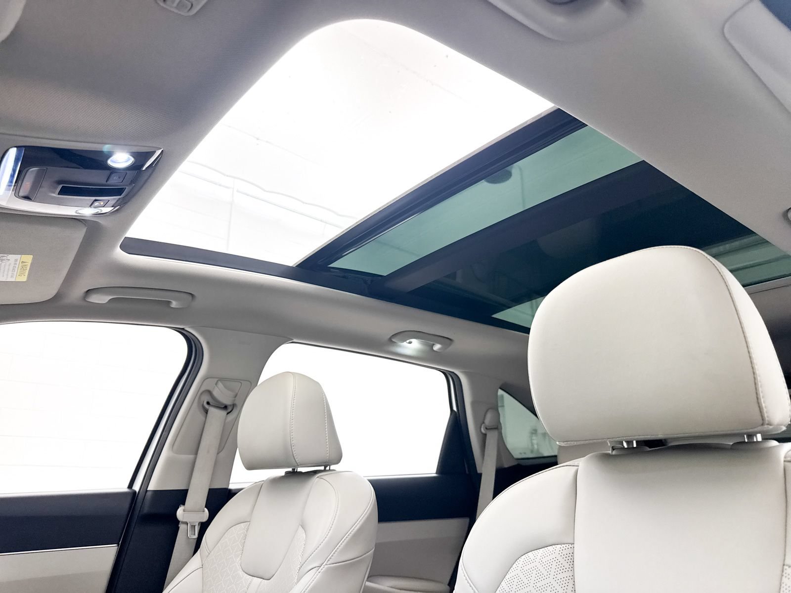 Used 2023 Kia Sorento S w/ Panoramic Sunroof Package FWD image 3