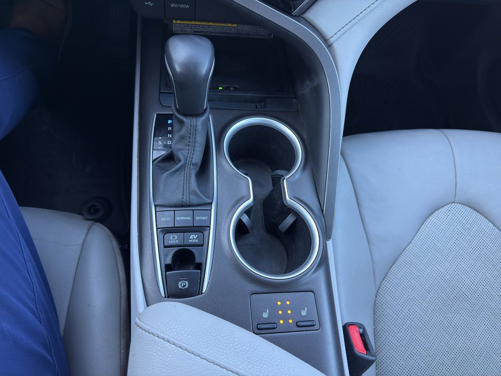 Used 2021 Toyota Camry XLE FWD image 15