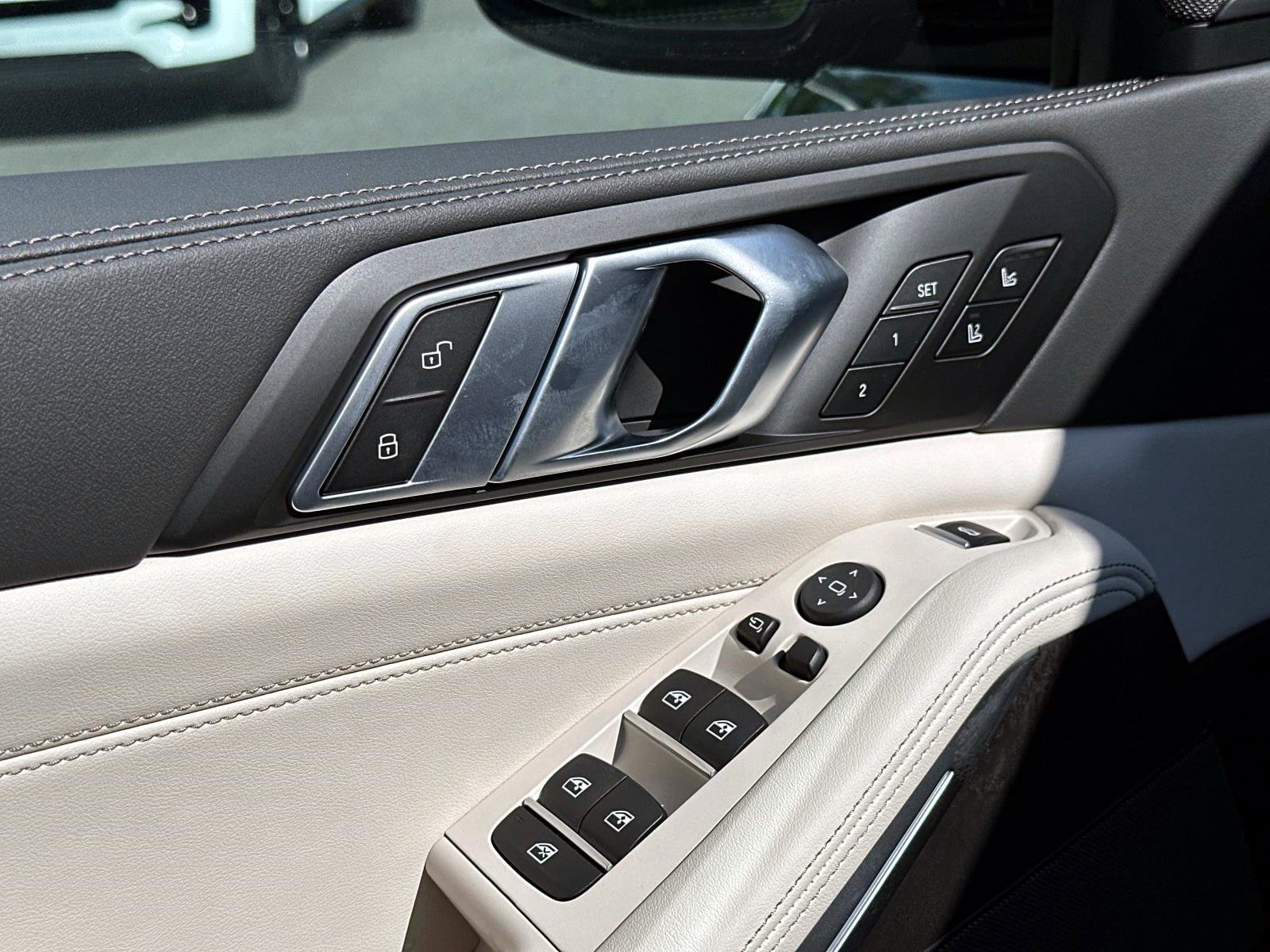 New 2026 BMW X5 xDrive40i w/ Executive Package image 16