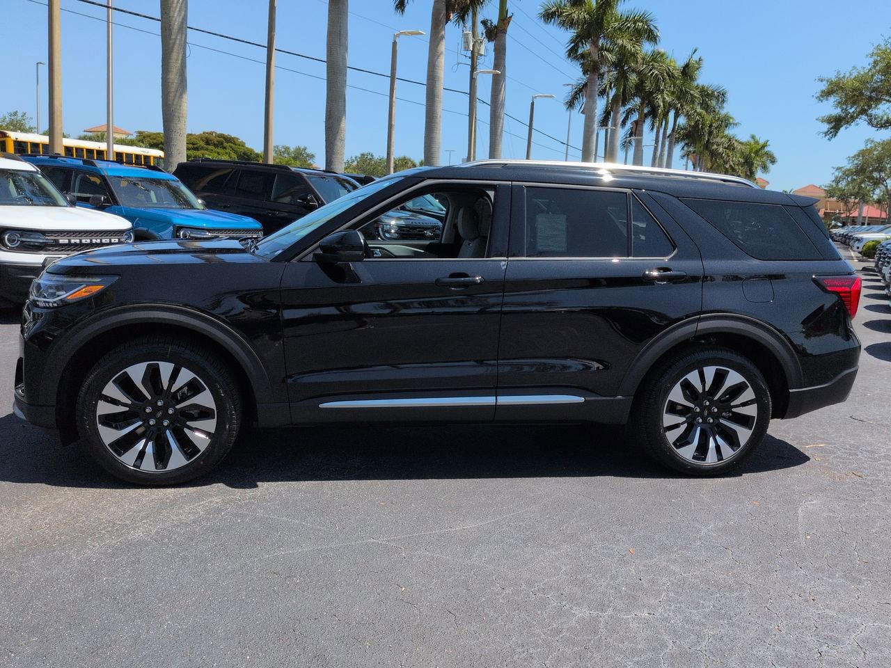 New 2026 Ford Explorer Platinum AWD/4WD image 6