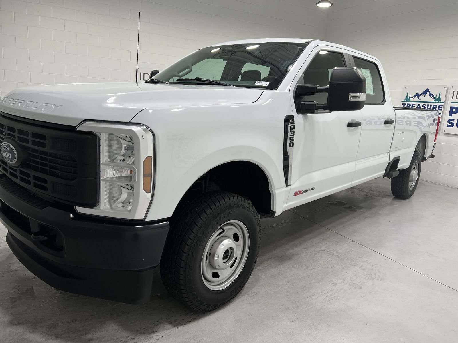 Used 2024 Ford F350 XL AWD/4WD image 4