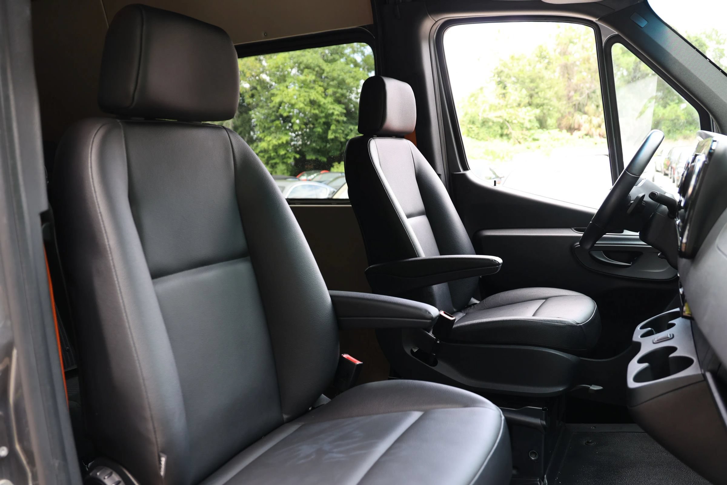 Used 2022 Mercedes-Benz Sprinter 4500 w/ Parking Package image 48