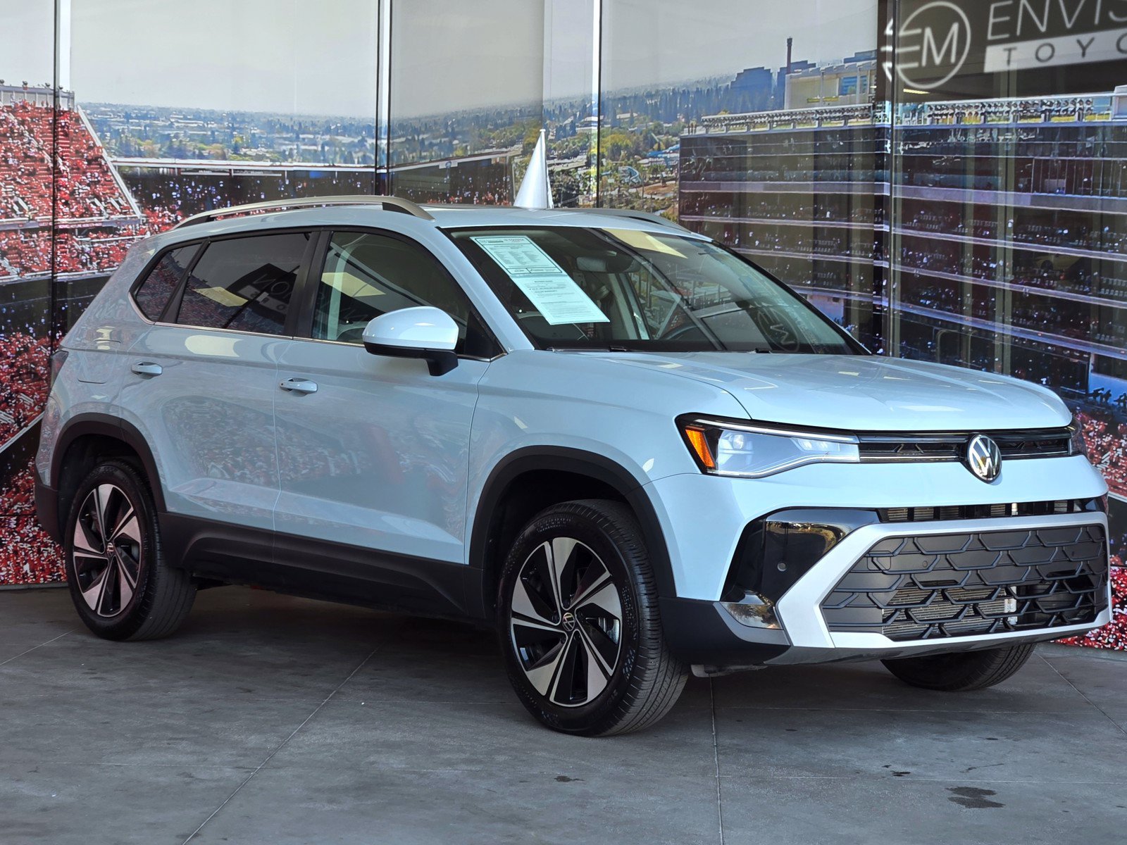 Used 2025 Volkswagen Taos SE w/ Panoramic Sunroof Package