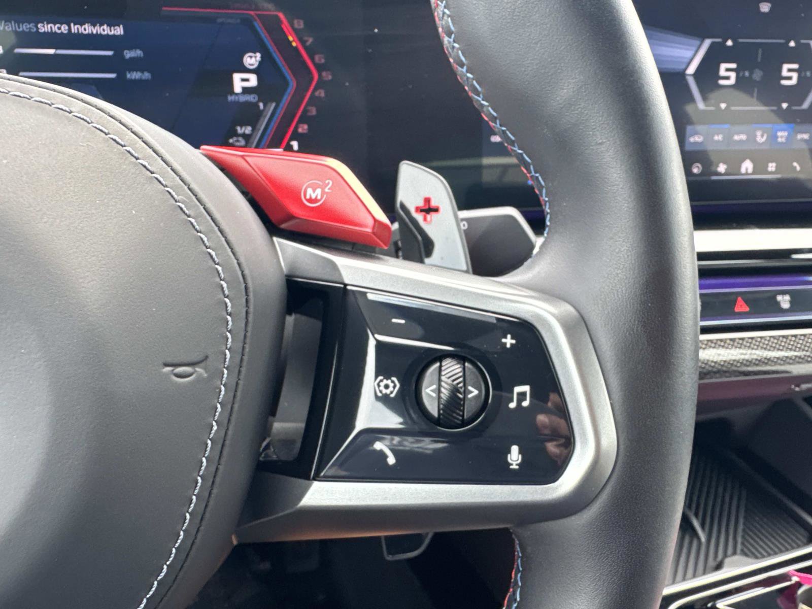 Used 2025 BMW M5 w/ Carbon Package image 19