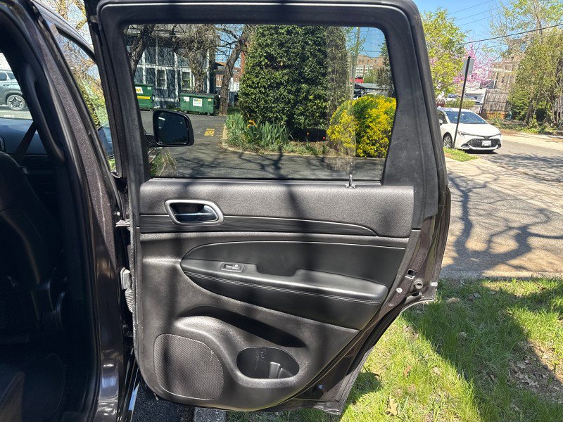 Used 2019 Jeep Grand Cherokee Altitude image 12