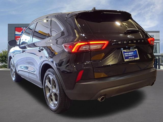 Certified 2025 Ford Escape ST-Line video 3
