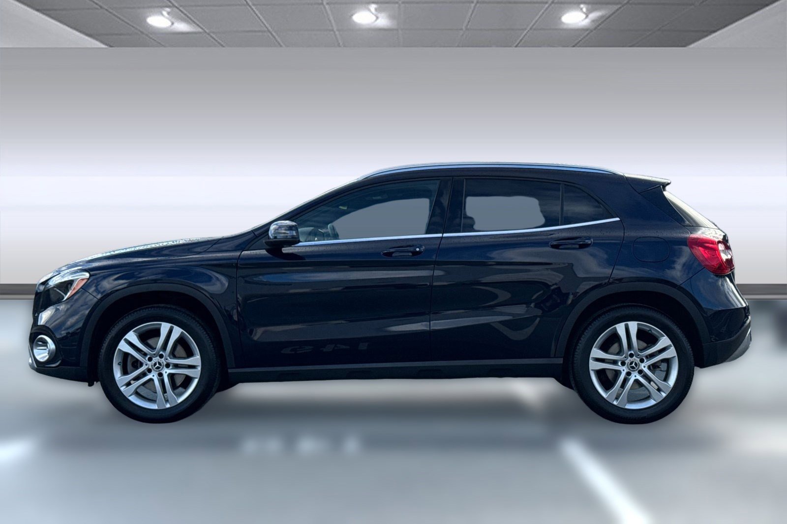 Certified 2018 Mercedes-Benz GLA 250 4MATIC image 2