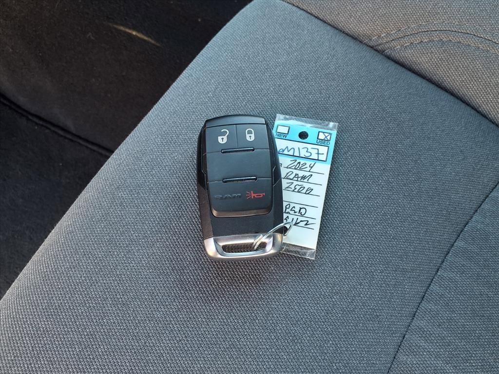 Used 2024 RAM 2500 Big Horn w/ Bed Utility Group image 22