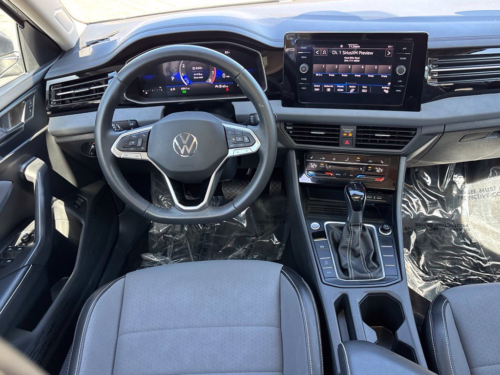 Used 2026 Volkswagen Jetta SE FWD image 14