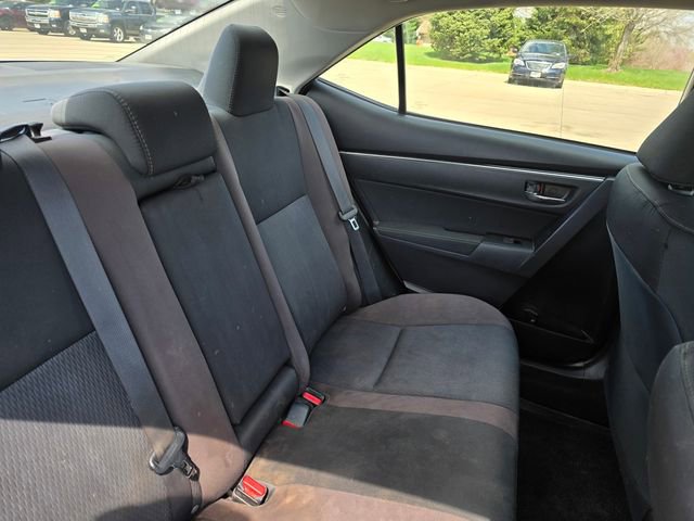 Used 2018 Toyota Corolla LE FWD image 13