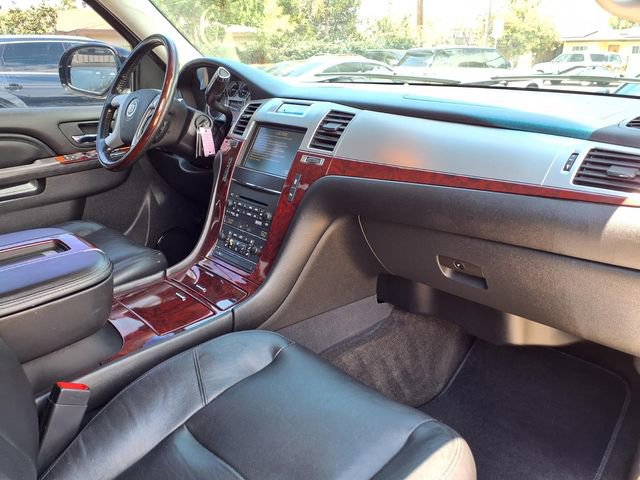 Used 2012 Cadillac Escalade EXT Luxury AWD/4WD image 27