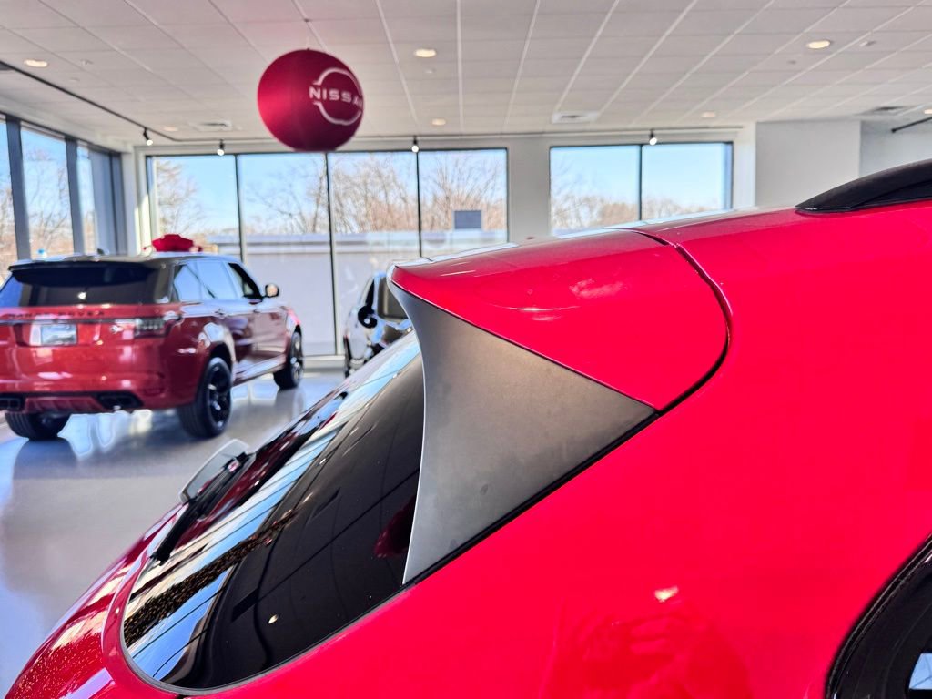 Used 2023 Porsche Cayenne Platinum Edition image 36