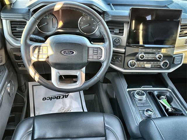 Used 2024 Ford Expedition XLT image 16