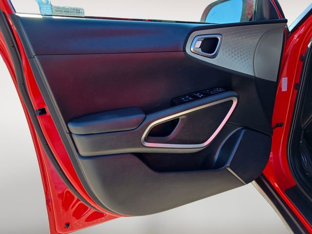 Used 2023 Kia Soul LX w/ Option Group 015 image 16