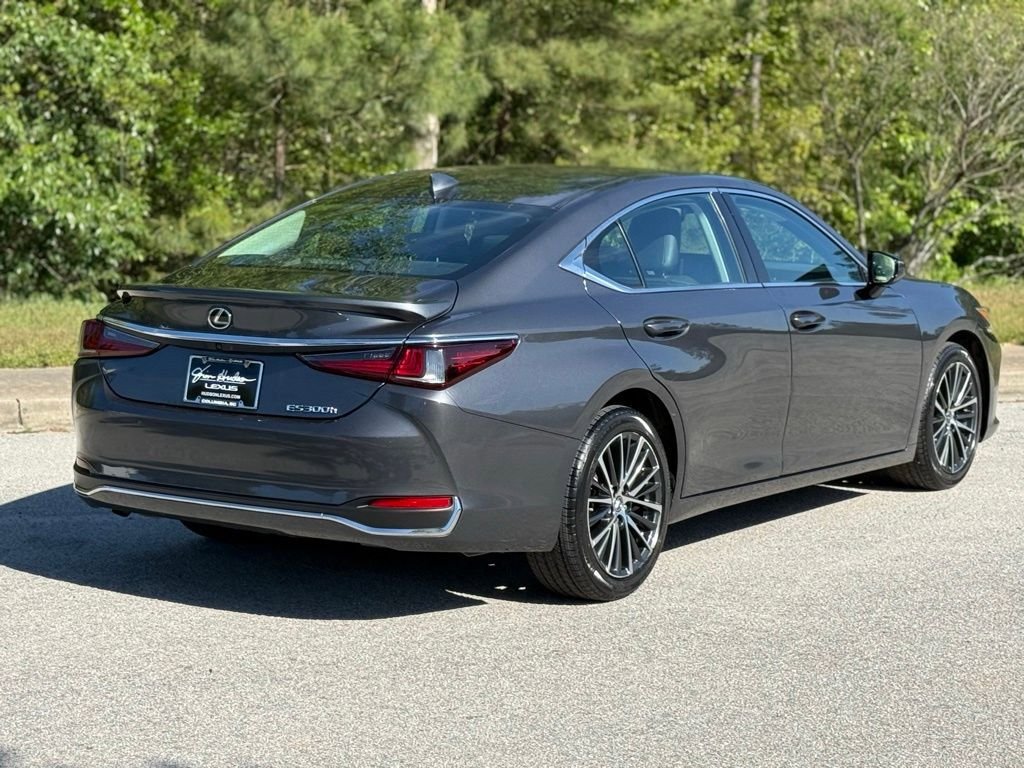 Certified 2023 Lexus ES 300h w/ Premium Package FWD image 13