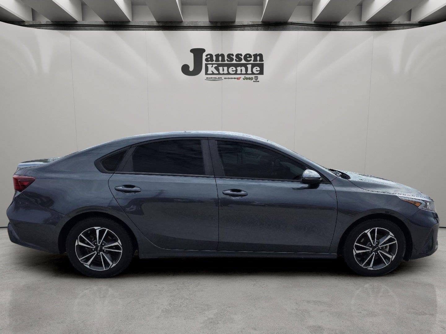 Used 2023 Kia Forte LXS w/ LXS Technology Package FWD image 3