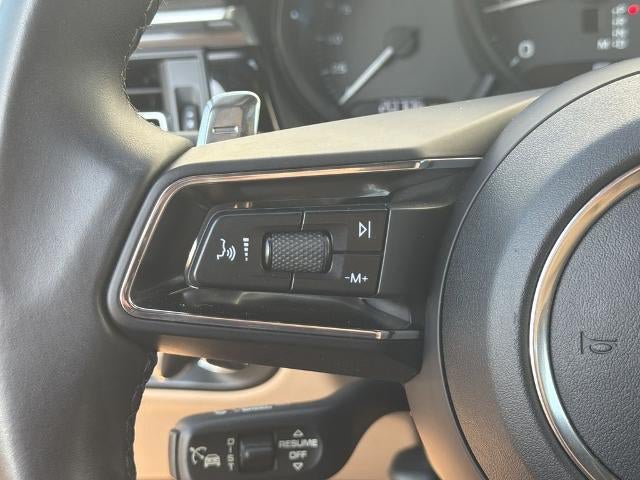 Used 2023 Porsche Macan AWD/4WD image 25