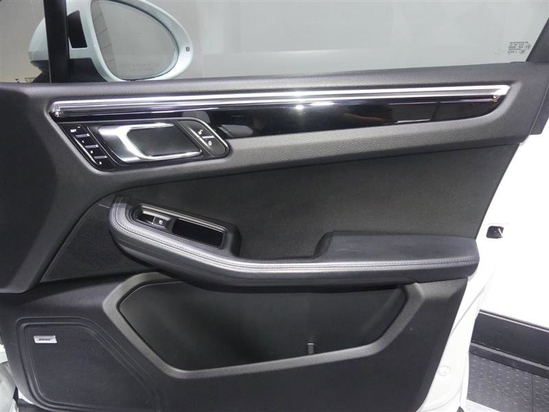 Used 2016 Porsche Macan S AWD/4WD image 19