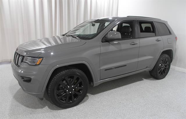 Used 2021 Jeep Grand Cherokee Laredo X AWD/4WD image 3