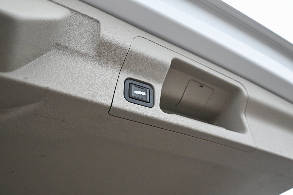 Used 2017 GMC Acadia Denali w/ Technology Package image 18